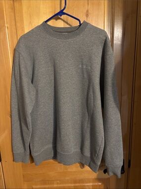 Men’s Columbia sweatshirt